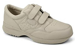 Propet Walking Shoes at Comfort Wide Shoes - San Diego Shoe Store for ...
